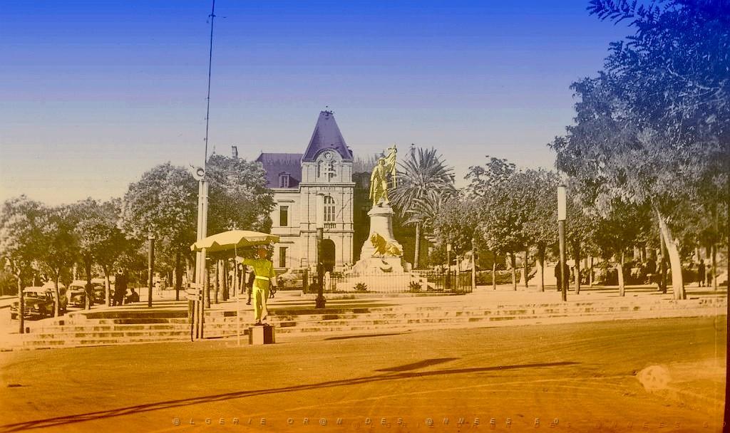 SAIDA 504A  PLACE POINCARE  MAIRIE.jpg